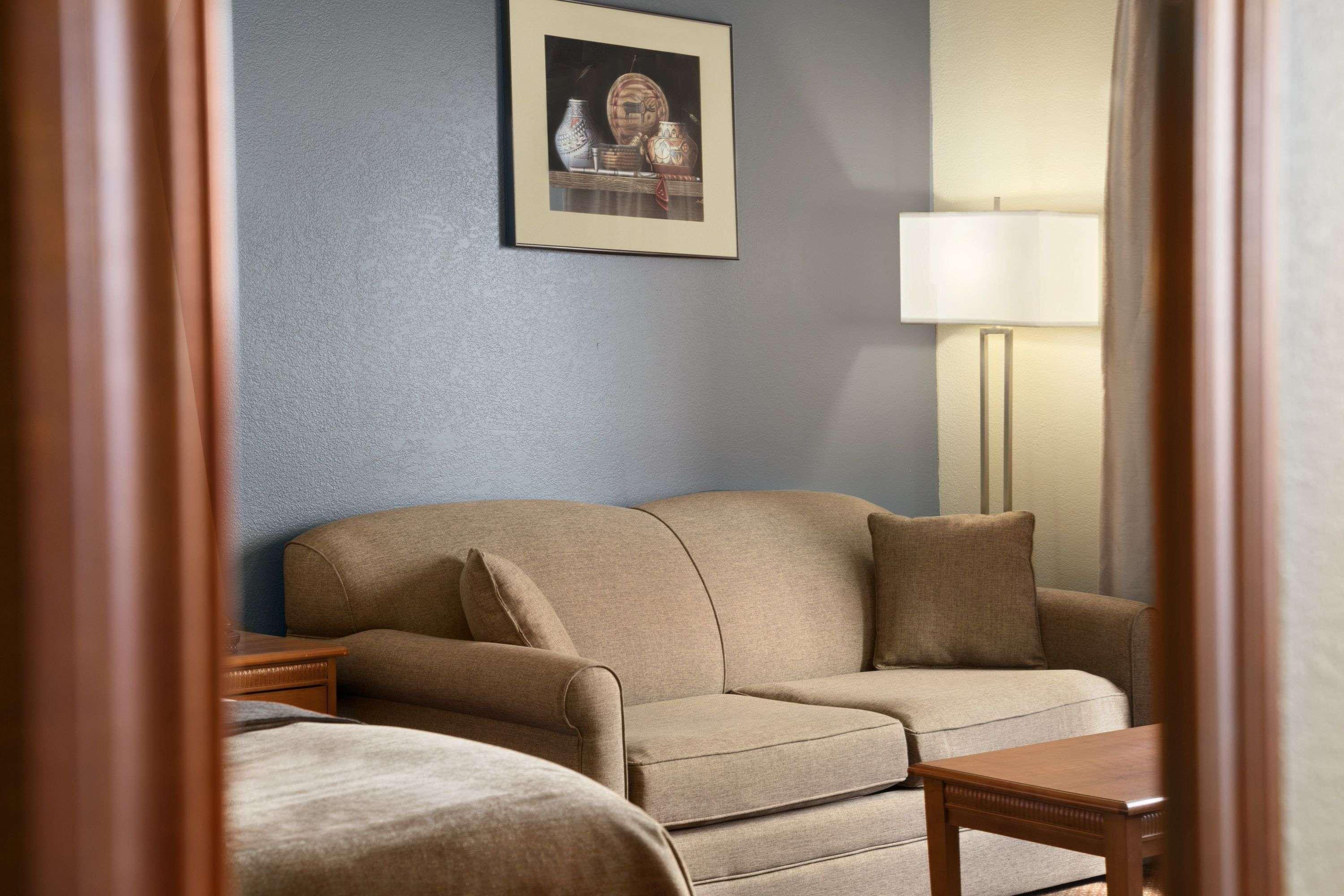 Super 8 By Wyndham Whitecourt Hotel Exterior foto